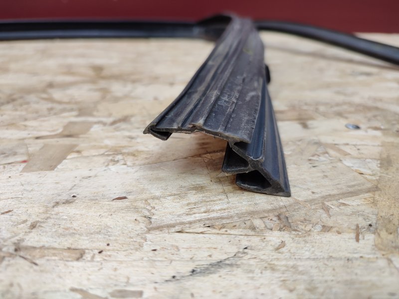 Уплотнитель рамки двери