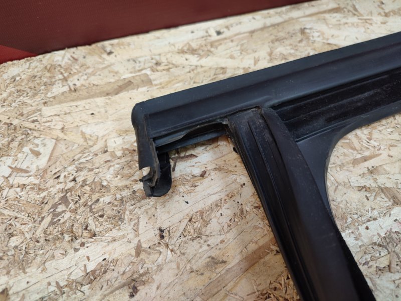 Уплотнитель рамки двери