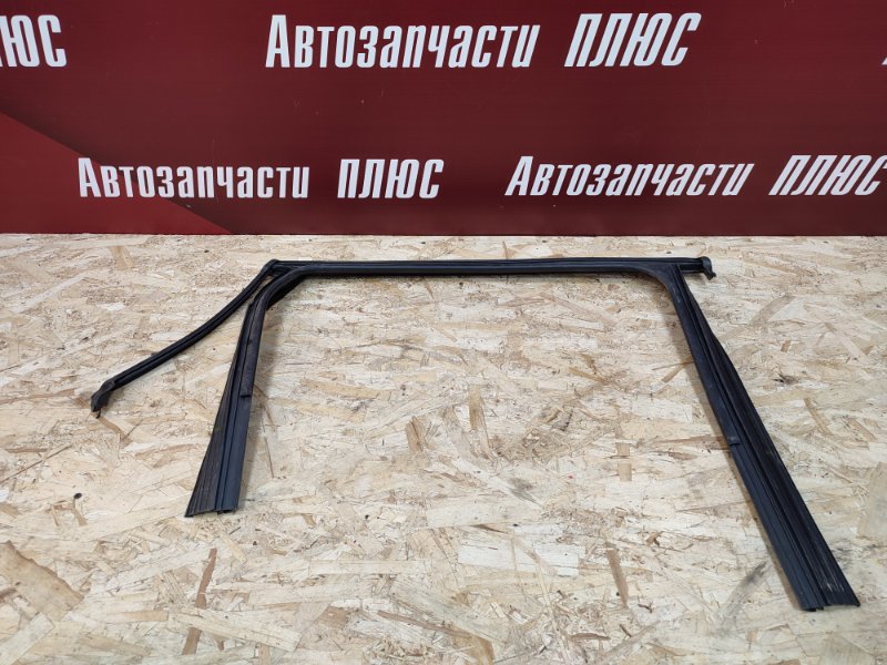 Уплотнитель рамки двери