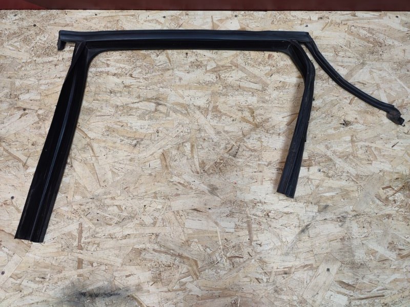 Уплотнитель рамки двери