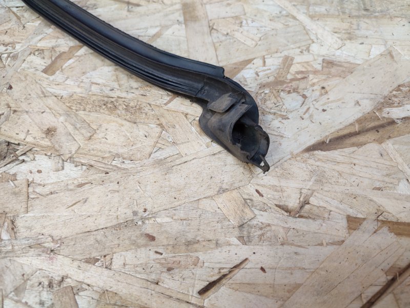 Уплотнитель рамки двери