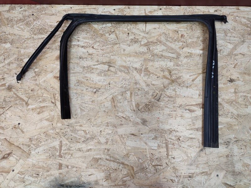 Уплотнитель рамки двери