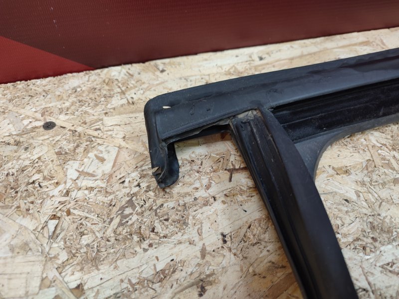 Уплотнитель рамки двери