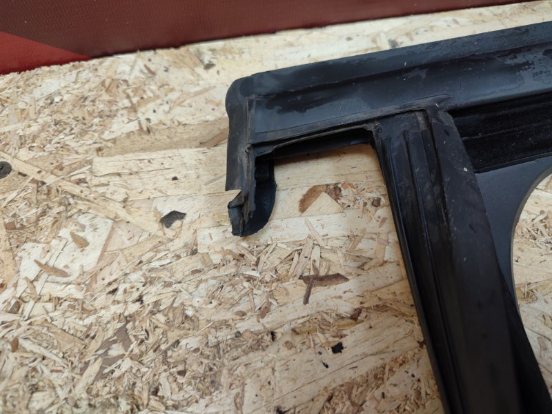 Уплотнитель рамки двери