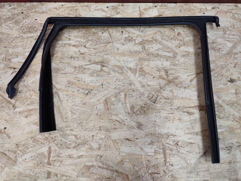 Уплотнитель рамки двери