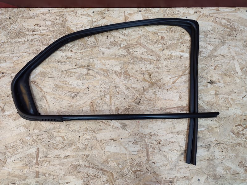 Уплотнитель стекла двери