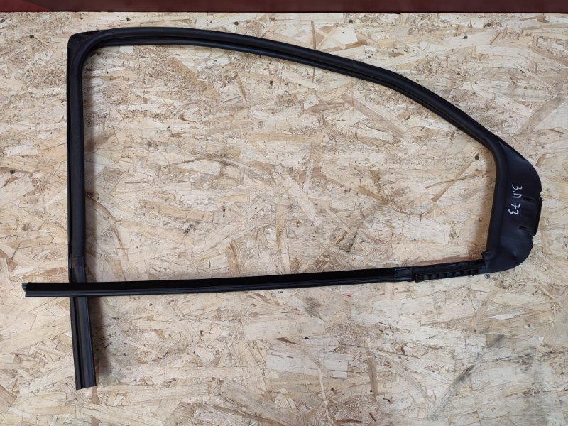 Уплотнитель стекла двери