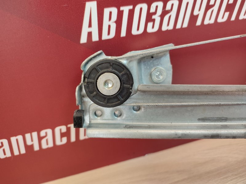 Стеклоподъемник    двери