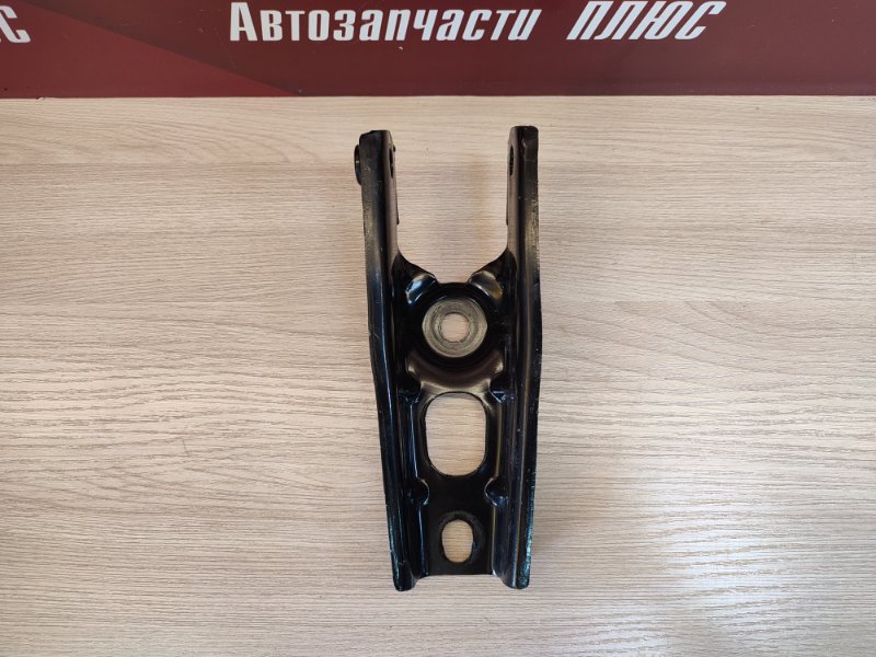 Кронштейн опоры двигателя