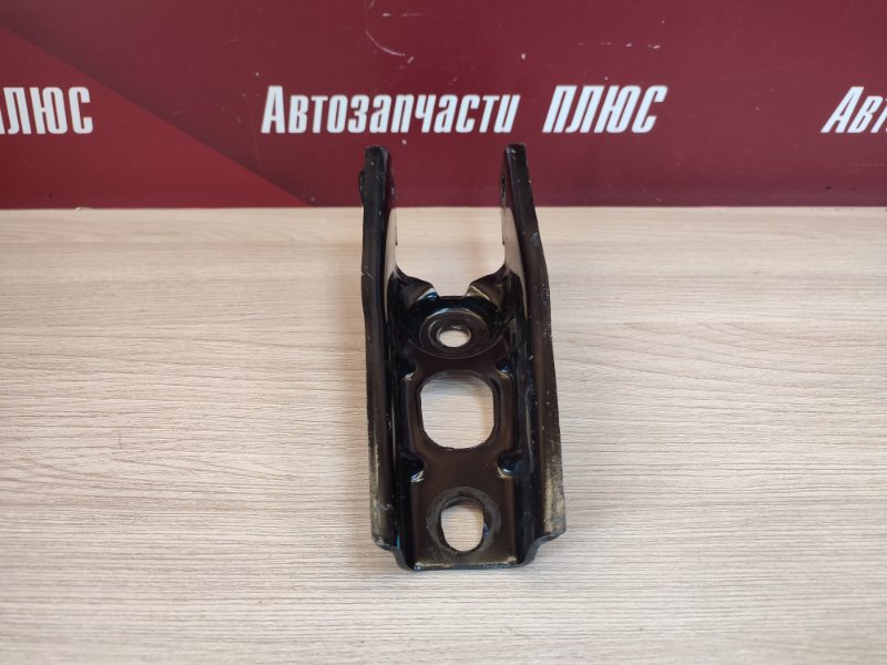 Кронштейн опоры двигателя