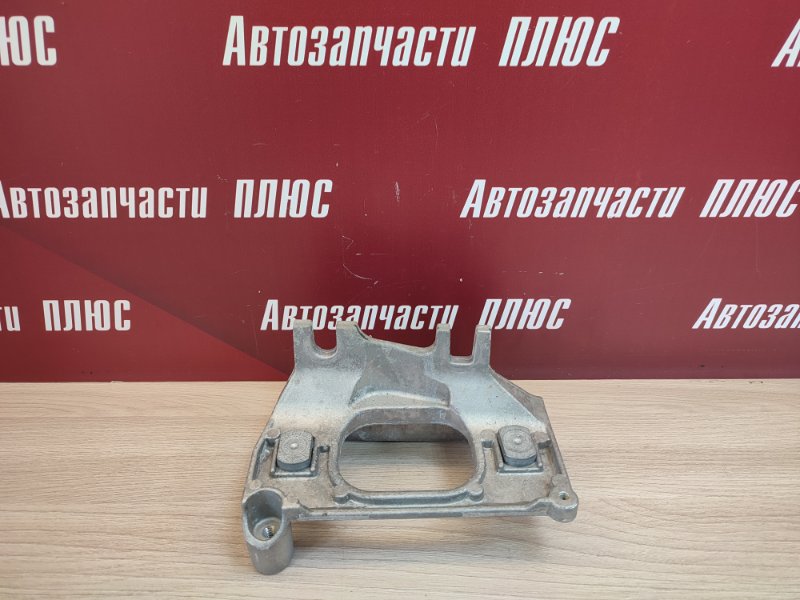 Кронштейн опоры двигателя