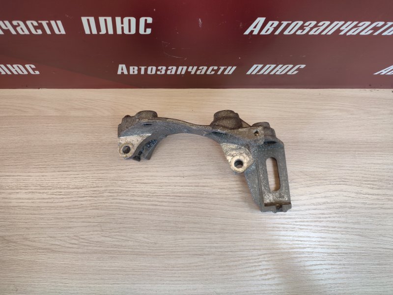 Кронштейн генератора