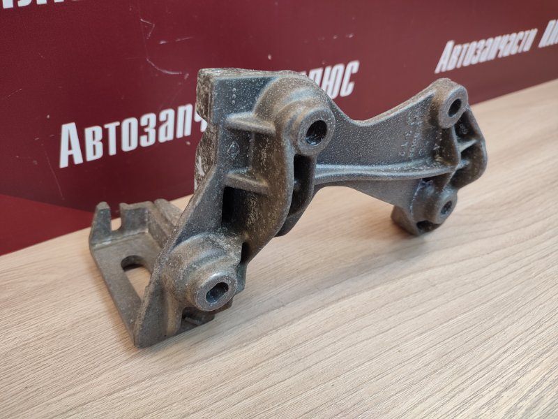 Кронштейн генератора