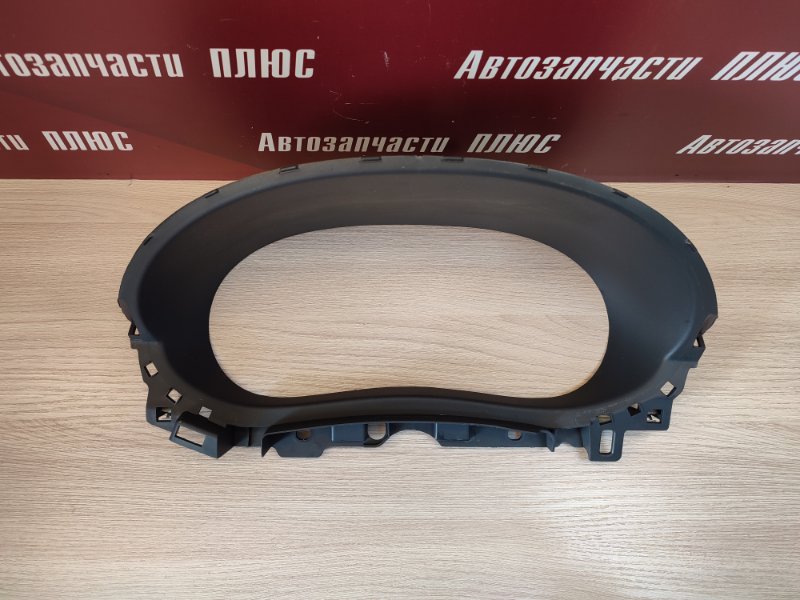 Козырек щитка приборов