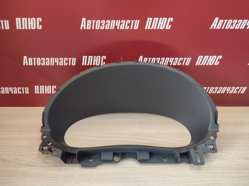 Козырек щитка приборов