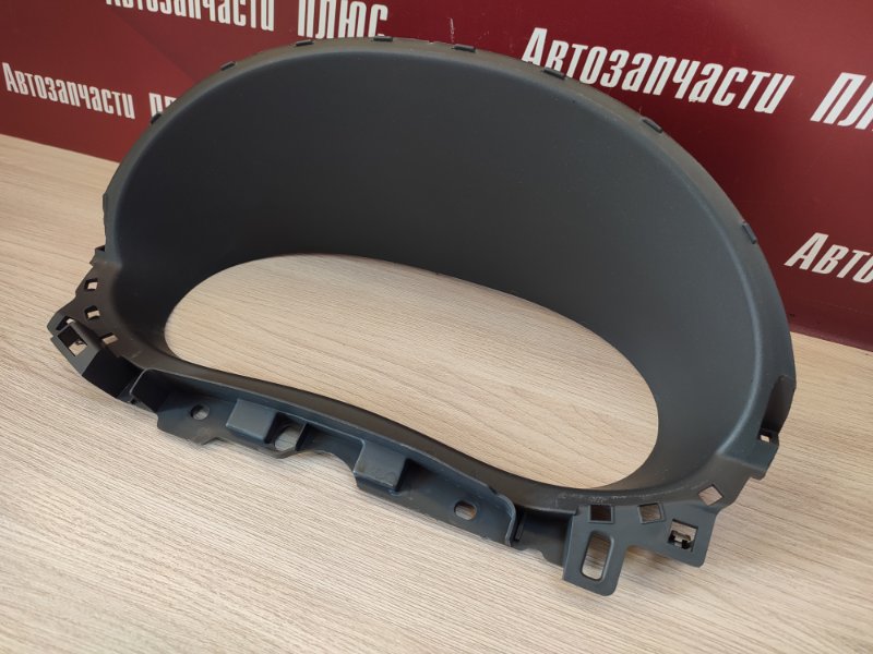 Козырек щитка приборов