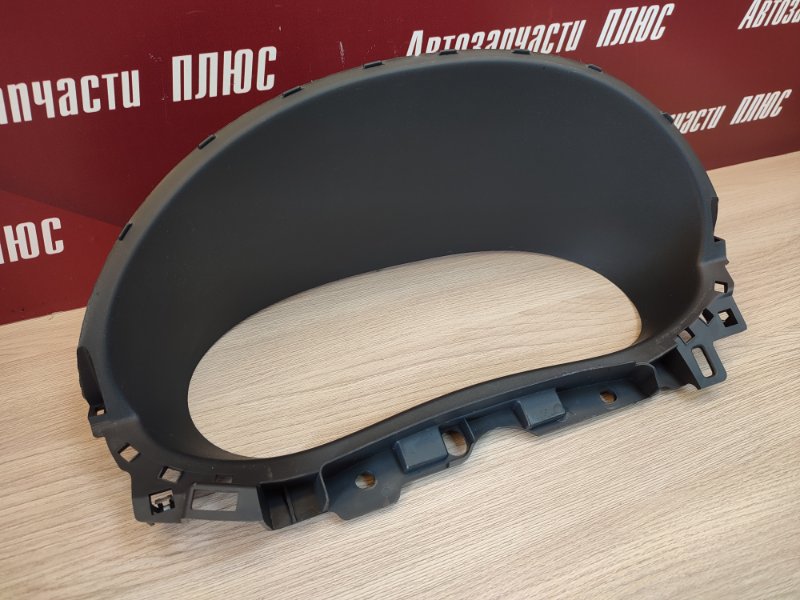 Козырек щитка приборов