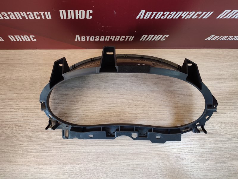 Козырек щитка приборов