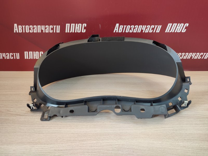 Козырек щитка приборов