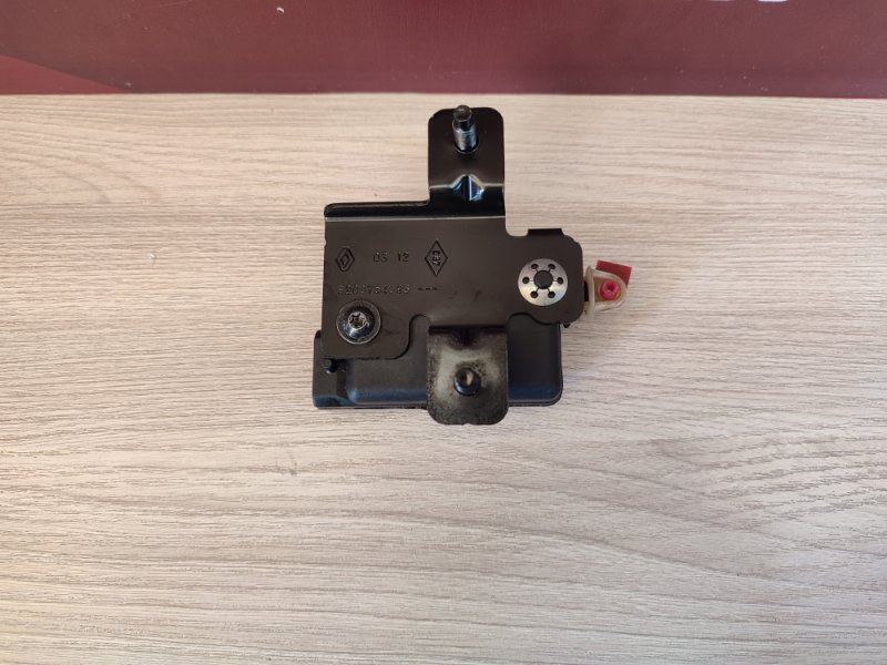 Привод замка багажника