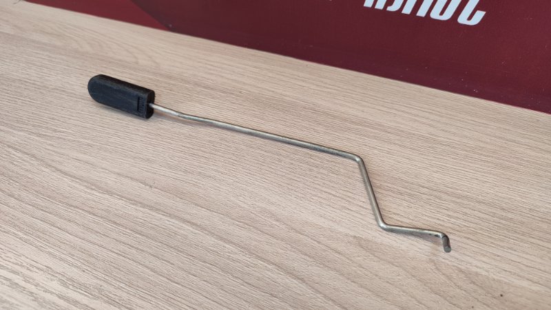 Тяга замка двери