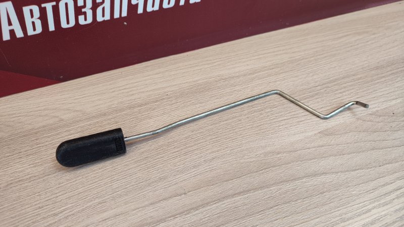 Тяга замка двери