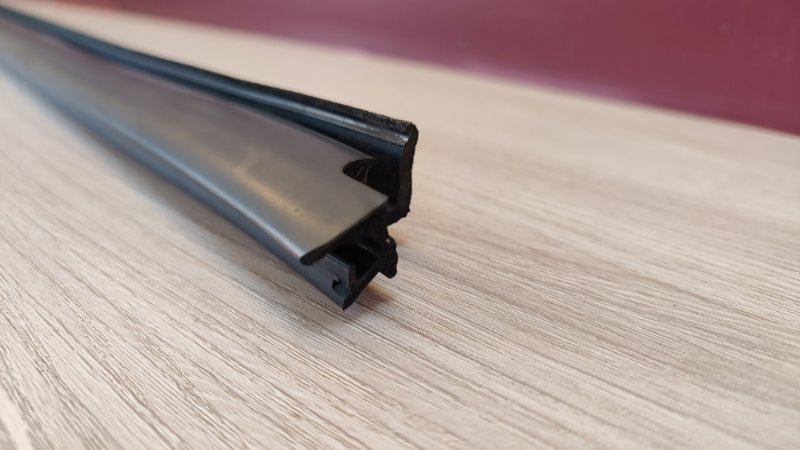 Уплотнитель стекла двери внутренний