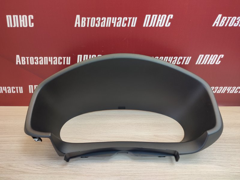 Козырек щитка приборов