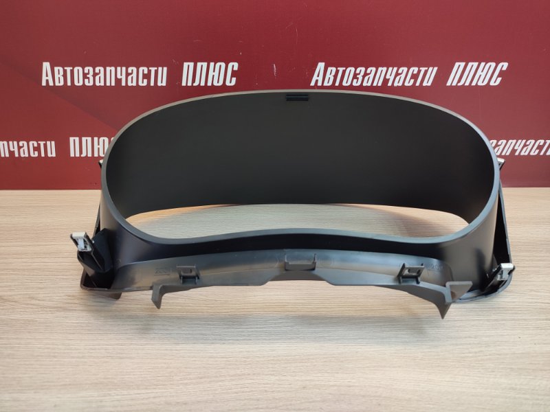 Козырек щитка приборов