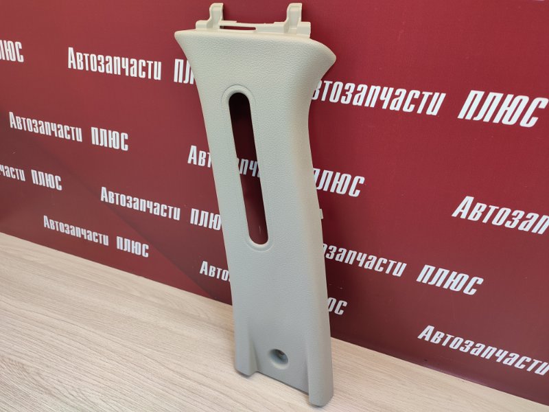 Обшивка средней стойки