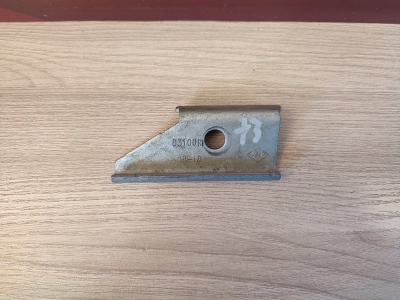 Крепление акб