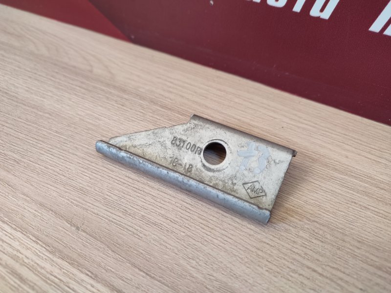 Крепление акб