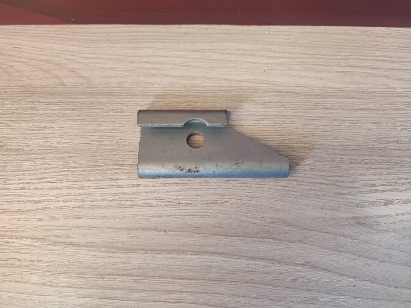 Крепление акб