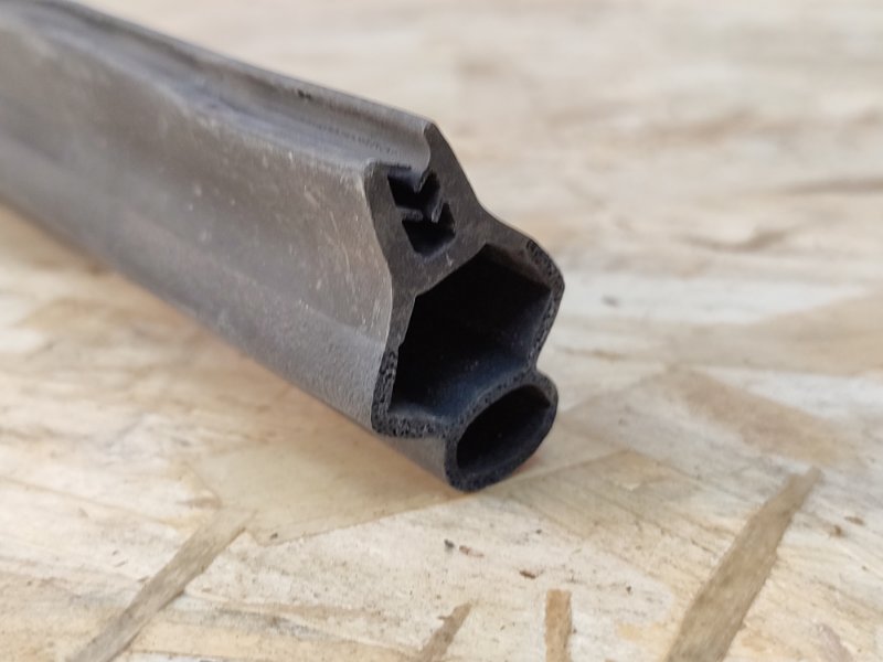 Уплотнитель жабо