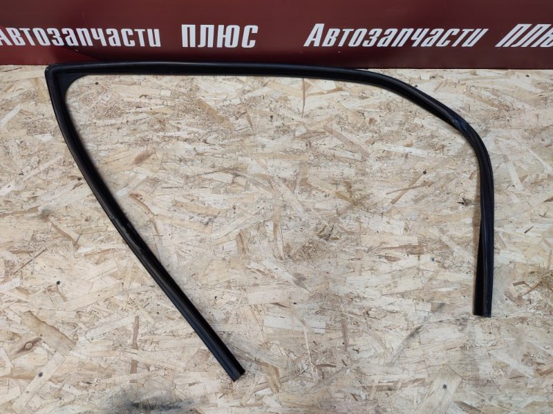 Уплотнитель стекла двери