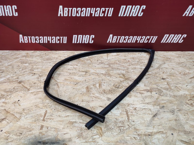 Уплотнитель стекла двери