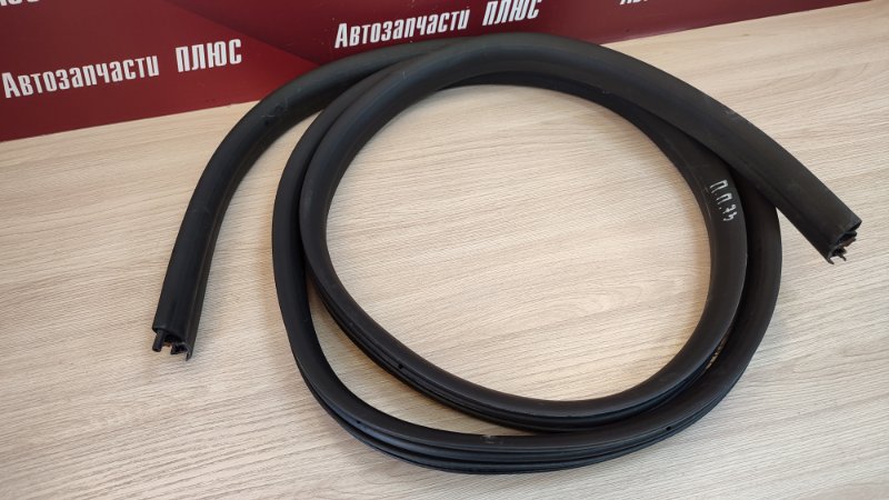 Уплотнитель двери