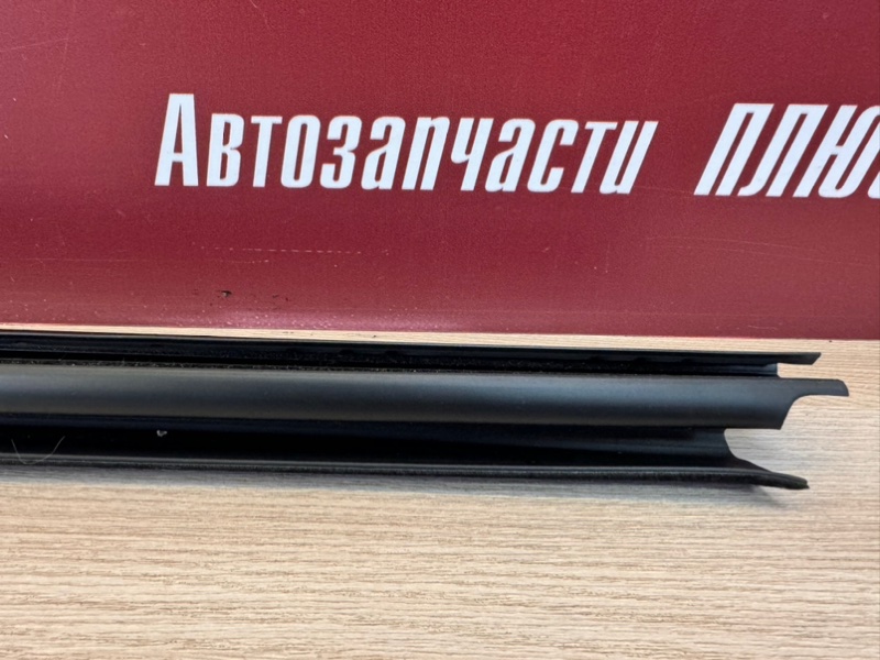 Уплотнитель стекла двери внутренний