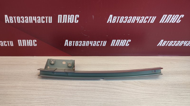 Направляющая стекла     двери