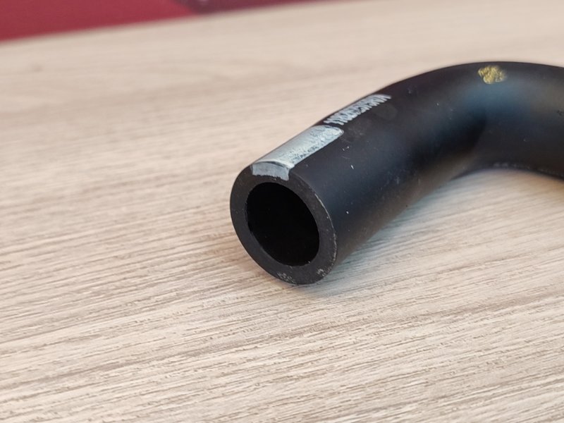 Трубка вентиляции картера