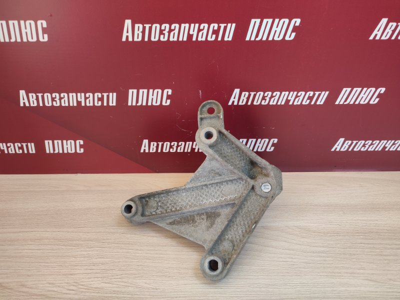 Кронштейн опоры кпп