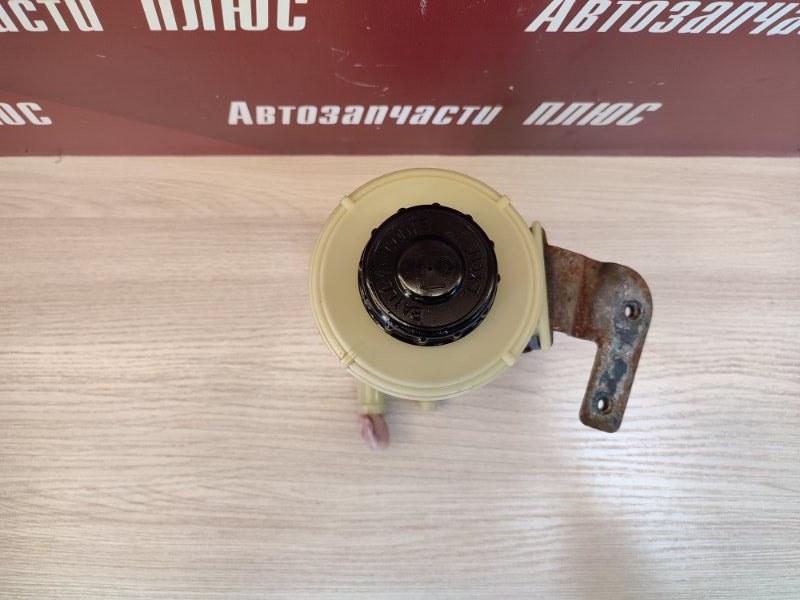 Бачок гидроусилителя руля