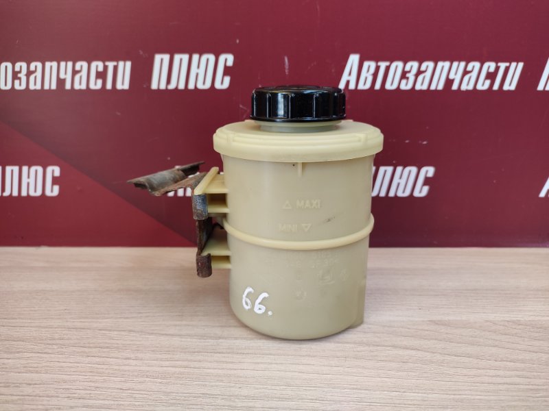 Бачок гидроусилителя руля