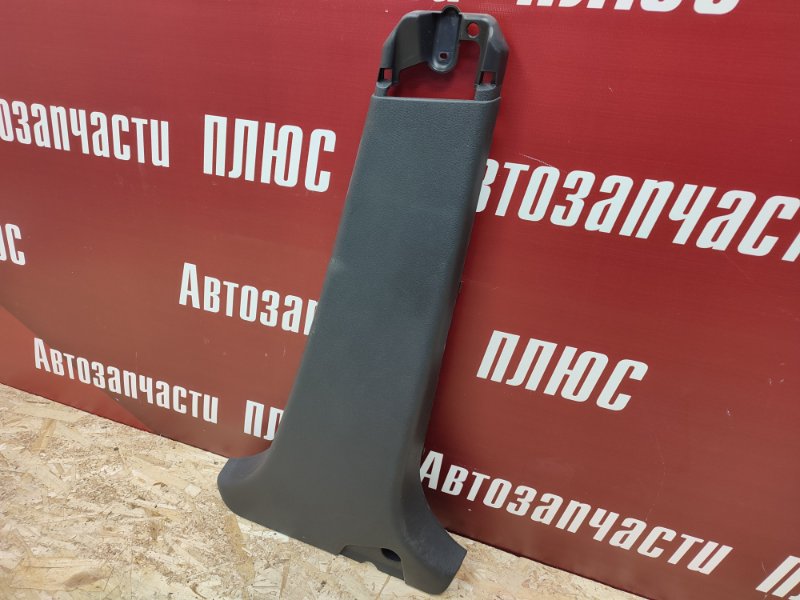 Обшивка средней стойки