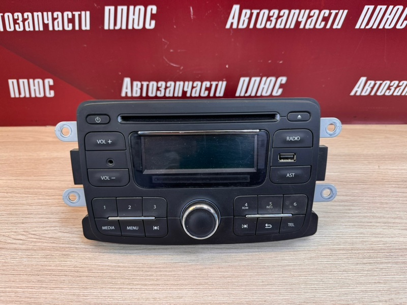 Магнитола штатная