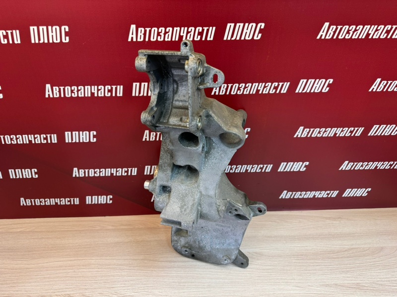 Кронштейн генератора