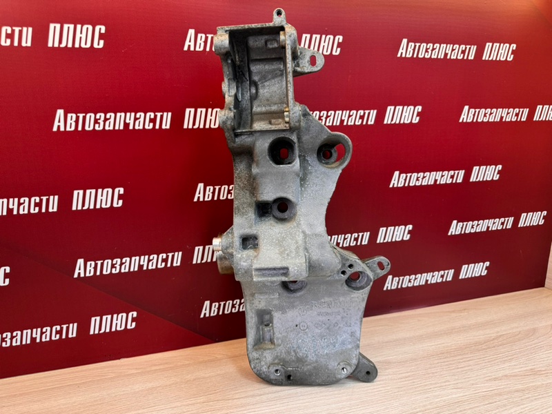 Кронштейн генератора