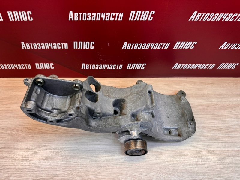 Кронштейн генератора