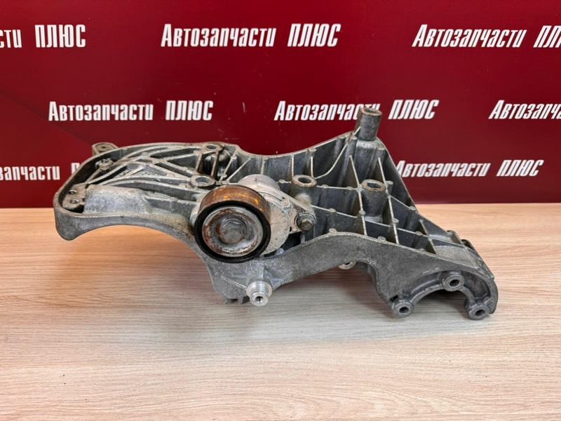 Кронштейн генератора