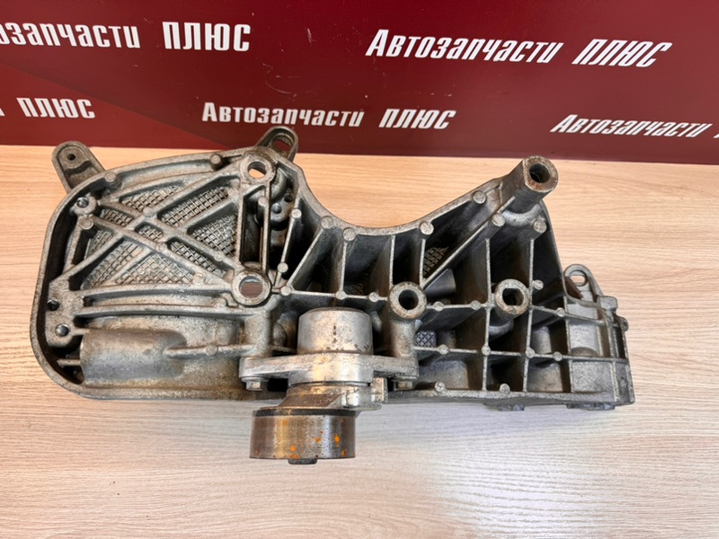 Кронштейн генератора